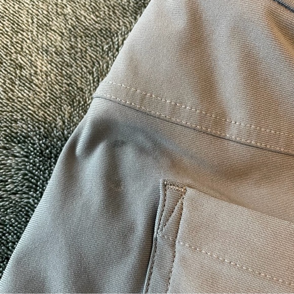 2024 Lululemon ABC Slim-Fit 5 Pocket Pant 30"L *Warpstreme
Asphalt Grey Size 36 - Picture 7 of 14